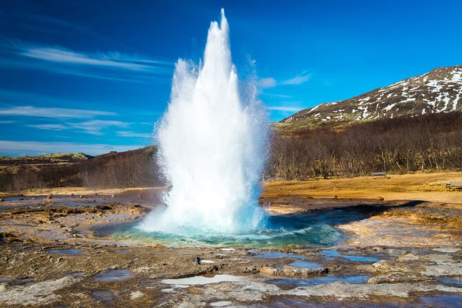 6-Day Iceland Adventure Pack - Transportation and Accommodation
