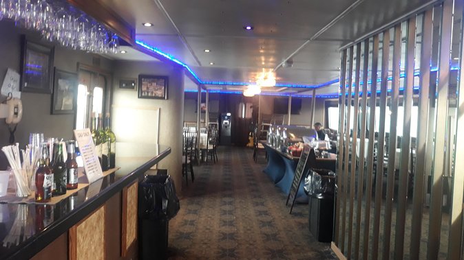 60 Min Sightseeing Cruise on a Yacht to View the Statue of Liberty - Inclusions and Amenities