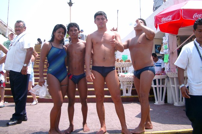 6Hr Walking Tour San Diego Fort Museum Cliff Divers Zocalo - Highlights of the Walking Tour