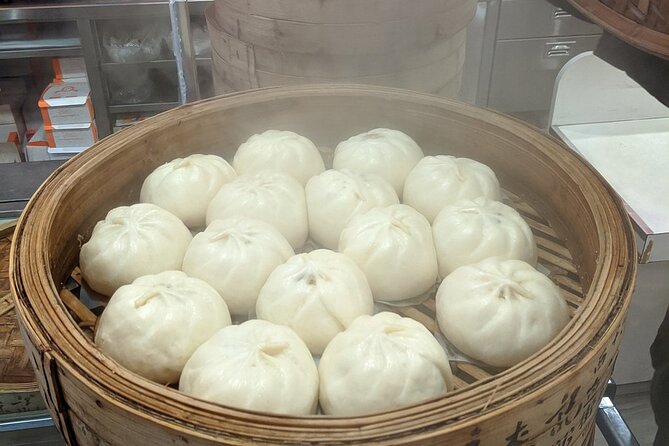 A Wok Around Chinatown: Culinary and Cultural Walking Tour Led by a Chef - Exploring Local Cuisine and Cookware Shops