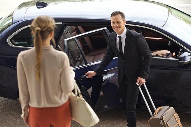 Alhambra Private Tour From Malaga: With Transport and Skip-The-Line-Tickets - Meeting and Pickup