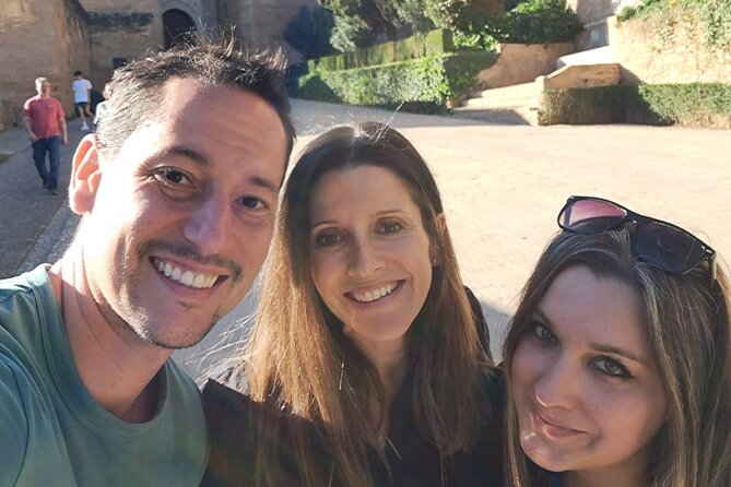 Alhambra Unique Experience: Private Visit With Official Guide - Meeting and Pickup