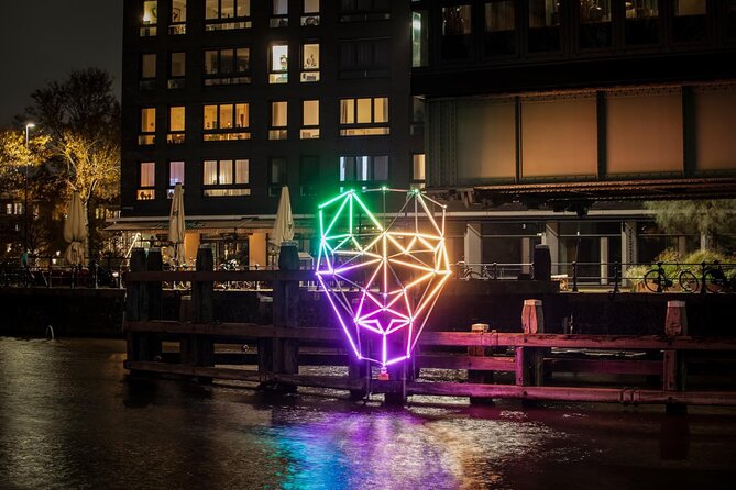 Amsterdam Lights Cruise With Hot Chocolate and Snacks - Inclusions and Amenities
