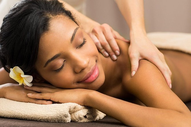 Aroma Massage - Enjoy a Complete Spa Experience From the Comfort of Your Room - Meeting and Pickup