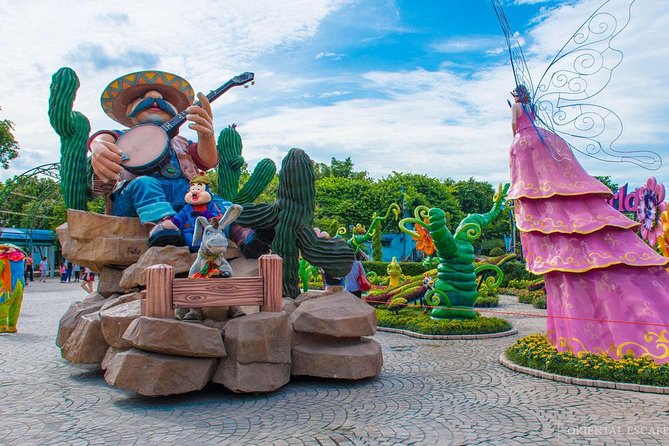 Bangkok Dream World & Snow Town Tour With Lunch - Snow Town Experience