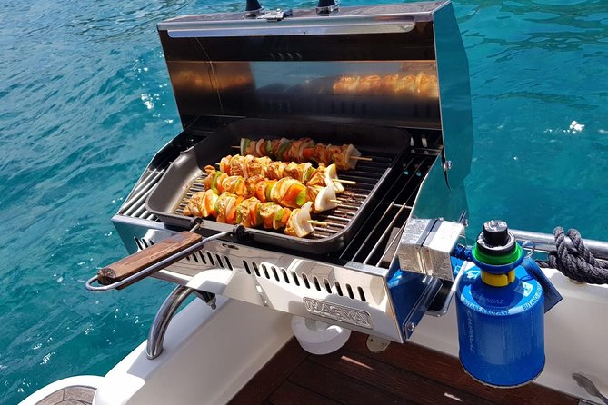 Boat Trip 4 Hours - Private Charter ("KEEPER UNO" Boat) - Accessibility Information