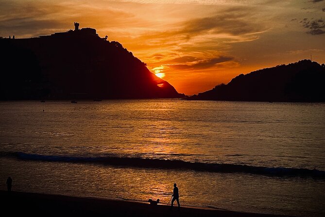 Boat Trip Through the Bay and the Coast of Donostia San Sebastián - Meeting and Pickup