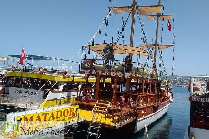 Boat Trip With Lunch Around Kusadasi Peninsula - Enjoy Multiple Swimming Spots
