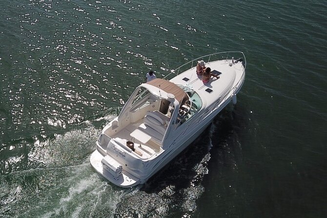 Cancun Bay Private 2-Hour on a Luxury Yacht - Breathtaking Views of Cancun Bay