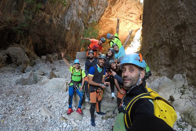 Canyoning Green Throat - The Sum Up