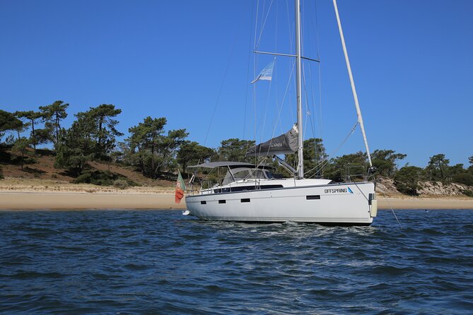 Cascais Private Sailing 2h Cruise With a Drink - Duration and Inclusions