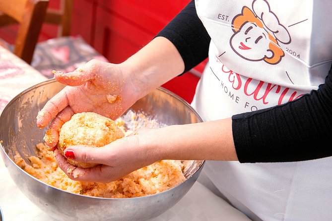 Cesarine: Home Cooking Class & Meal With a Local in Catania - Experience Details