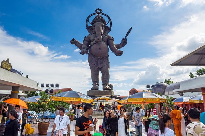 Chachoengsao One Day Trip From Bangkok : Historic Market and Buddhist Temples - Exploring the Historic Market in Chachoengsao