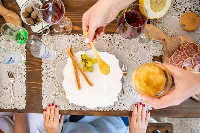 Citron Tasting and Distillery 1-Hour Guided Tour in Naxos - Tasting Experience and Greek Appetizers