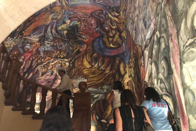 City Tour - Historical Landmarks and Monuments