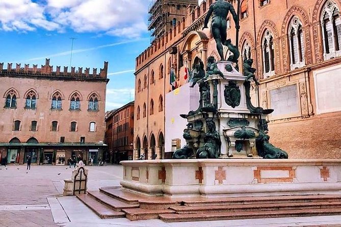 Classic Walking Tour Bologna - Overview of the Tour