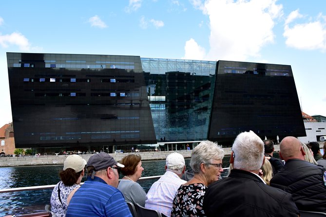 Copenhagen Sightseeing Classic Canal Tour With Live Guide - Reasons to Choose This Tour