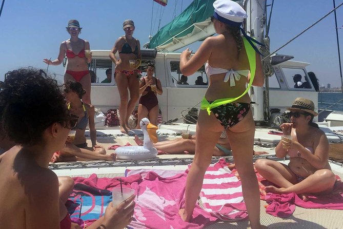 Day Cruise Party With Lunch & Seaside Cocktail in Valencia - Indulge in a Delicious Onboard Lunch