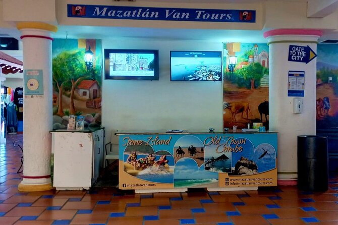 Day Pass at Mazatlan Beach Front Resort With Lunch - Lunch and Beverages