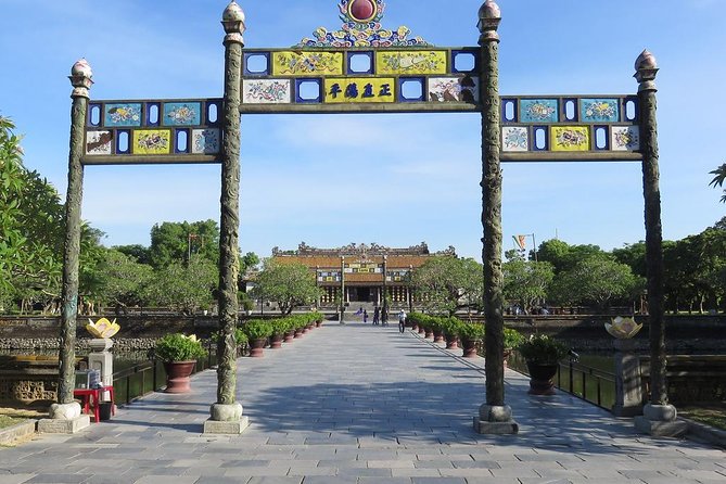 Day Trip To Hue City and Back From Hoi An By Private Car - Visit to the Imperial City of Hue