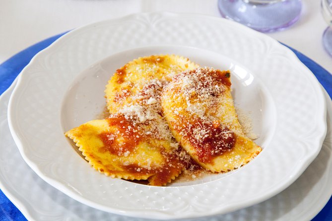 Dining Experience at a Locals Home in Stresa With Show Cooking - What To Expect During the Dining Experience