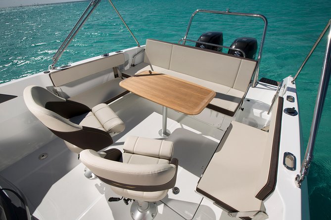 Dubai Private Yacht Cruise - Details of the Yacht Cruise