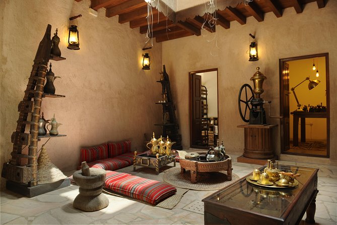 Dubai Walking Tour "Fahidi Area, Dubai Museum, Souks" - Exploring Fahidi Area