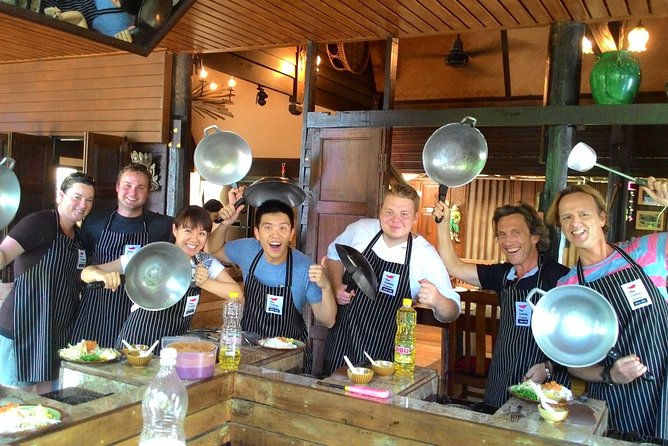 เมนูเซ็ตที่ 3 - การเข้ารับรู้กับครัวไทยของคุณ - สำรวจตลาดอาหารท้องถิ่น