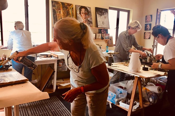 Encaustic Painting Workshops With Ezshwan Winding - Inclusions