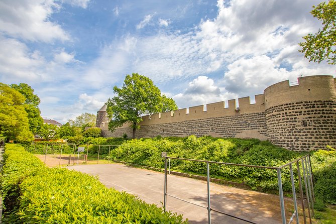 Exclusive Private Guided Tour Through the History of Cologne With a Local - Uncover the Secrets of Cologne Cathedral