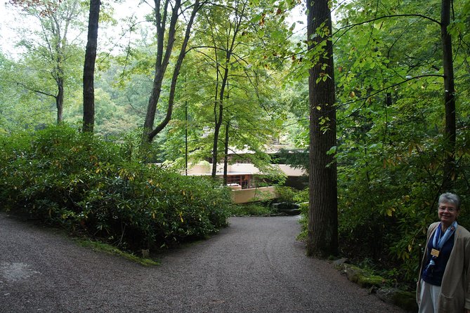 Fallingwater and Kentuck Knob - Two Visions of Frank Lloyd Wright - Convenient Transportation and Pickup Options