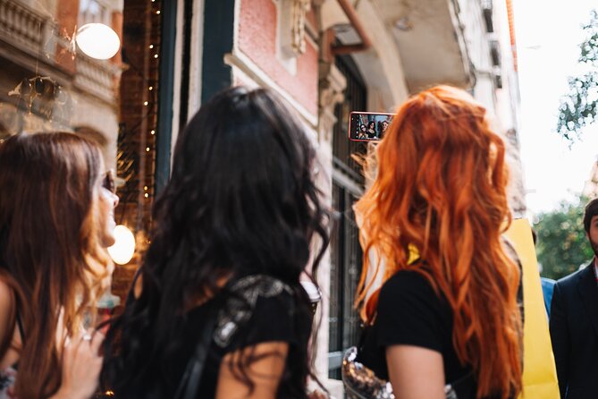 Fashion Experience, Shopping and Armocromía Workshop in Alicante - Understanding the Art of Armocromía