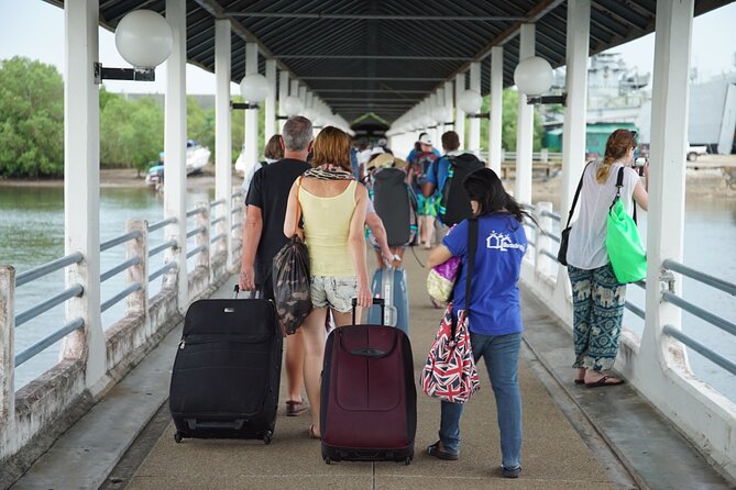 Ferry Transfer From Krabi Klong Jilad Pier to Phi Phi Tonsai - Facilities and Amenities on Board