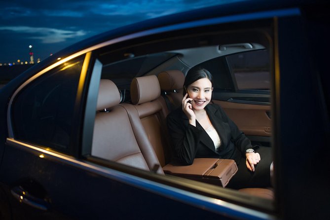 Fixed Price- Black Car Service From Toronto Airport or Niagara Falls - Inclusions and Additional Charges