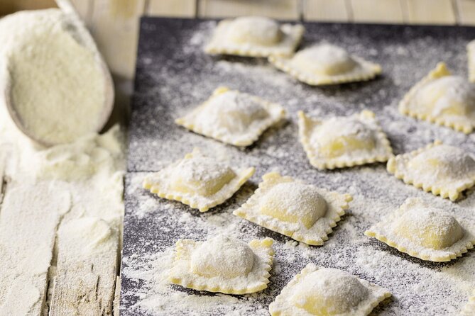 Fresh Pasta Cooking Class and Dinner With a Naples Chef - Learn the Art of Making Fresh Pasta
