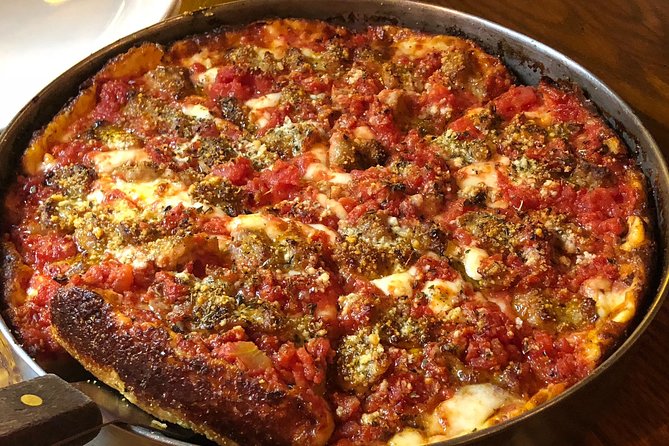 Friday Pizza Walk of Downtown Chicago - Meet Your Guide and Start the Tour
