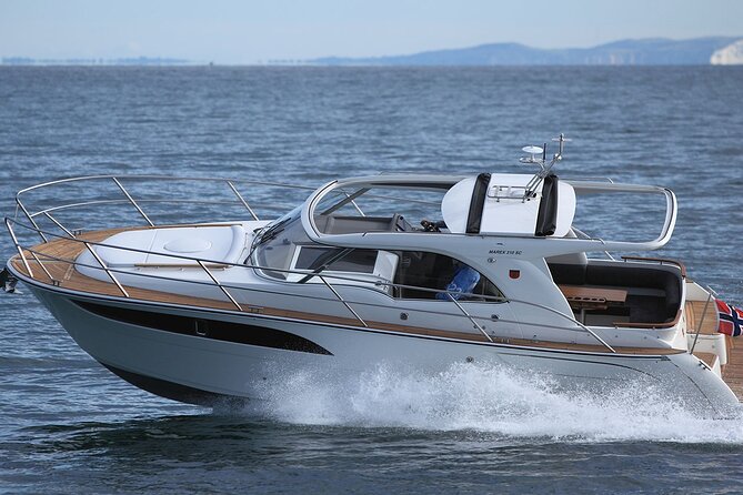 Full Day Luxury Cruise on a Marex 310 in Paros - Luxury Features and Amenities