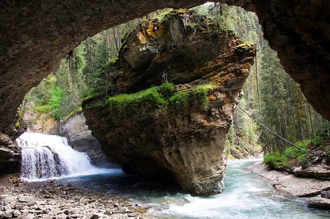Full Day Private Banff National Park Tour Small Group (4 ) SUV - Inclusions