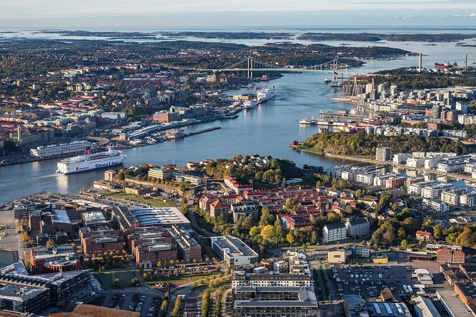 Gothenburg Airport Transfers : Airport GOT to Gothenburg in Luxury Van - Convenient Transportation From Airport GOT