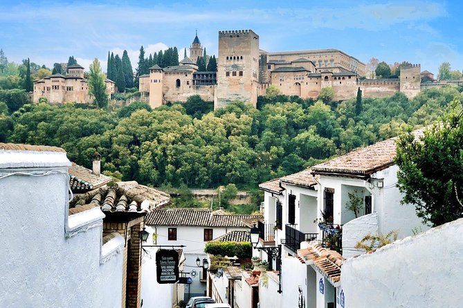 Granada Private Tour: The Unesco Heritage of Albaycin - Features of Albaycin: A UNESCO Heritage Site