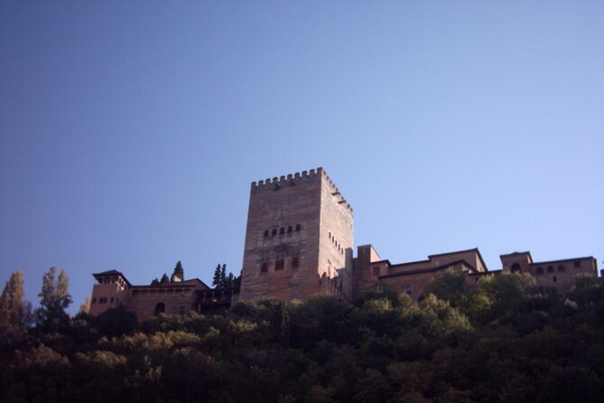 Granada Private Walking Tour With a Professional Guide - Itinerary Overview