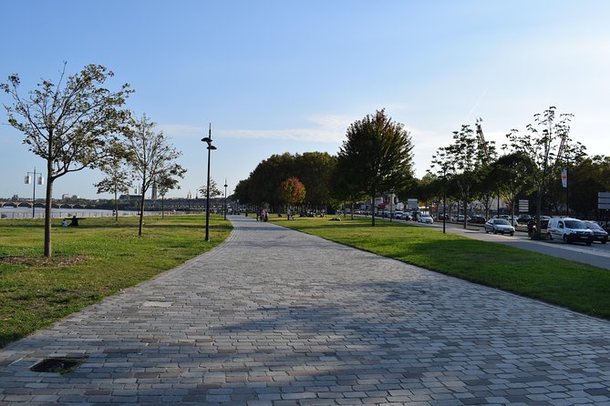 Grand Tour of Bordeaux by Bike - Historic Landmarks and Charming Streets
