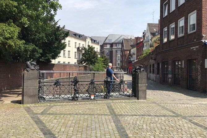 Guided Walking Tour in Dusseldorf - Whats Included