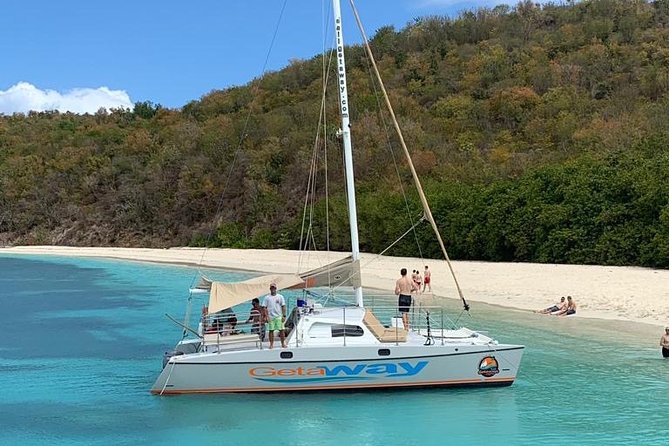 Half-Day Catamaran Tour in Cayos De La Cordillera With Lunch - Considerations for Water Conditions