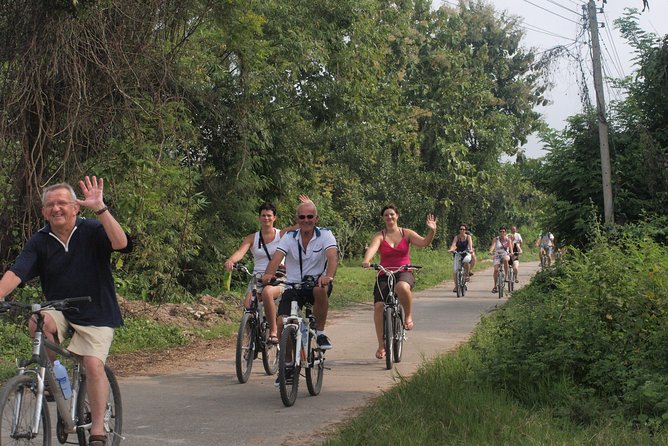 Half-Day Lanna Countryside Cycling Tour in Chiang Mai - Traveler Photos