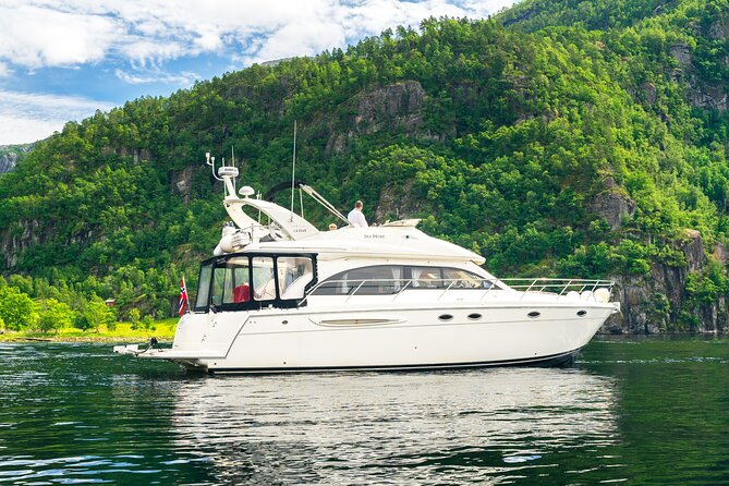 Half-Day Private Cruise to Bekkjarvik Gjestgiveri From Bryggen Port - Meeting and Pickup