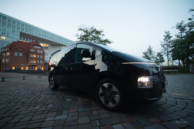 Hamburg for Explorers, City Tour in a First Class Van - Selecting Date and Travelers