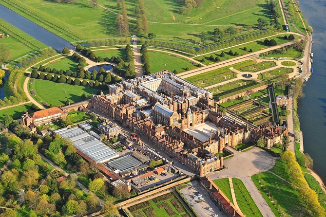 Hampton Court Guided Tour Full Day and High Tea - Guided Tour Itinerary