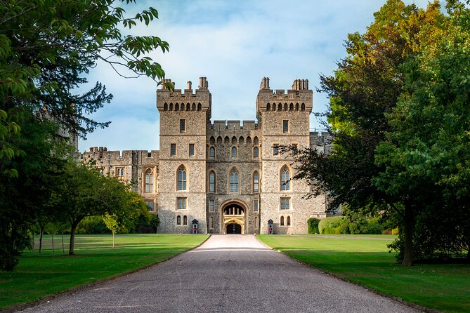 Heritage and Majesty: Private Full-Day Tour From Southampton - Historical Landmarks