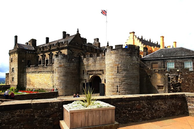 Historic Scotland: Private Tour From Edinburgh - Knowledgeable Tour Guide
